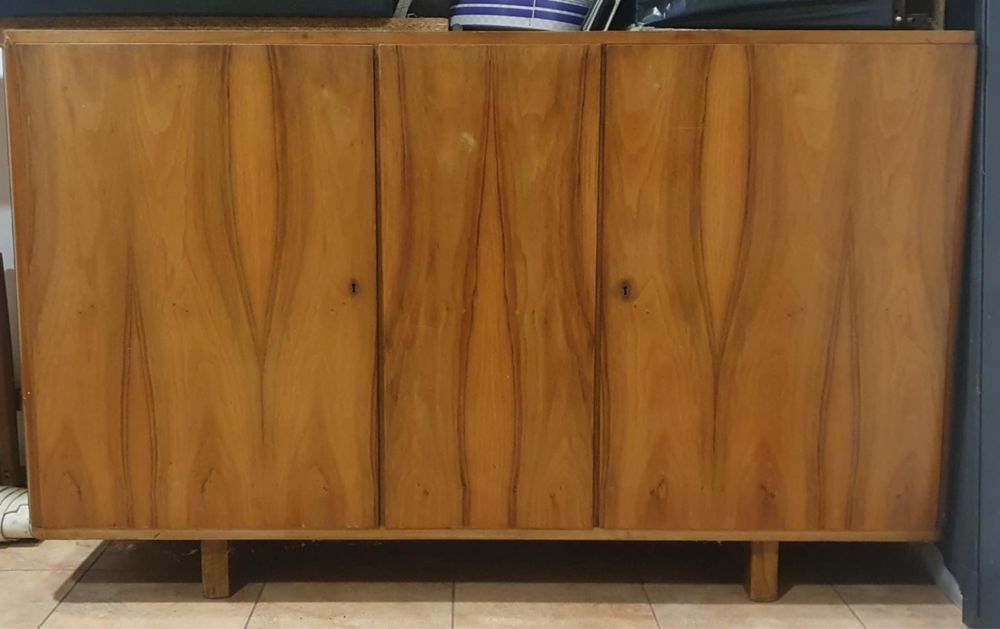 Kredens z nadstawką