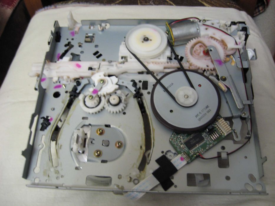 Лентопротяжка с видеомагнитофона