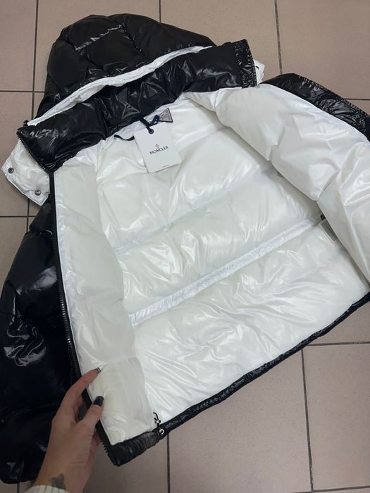 Куртка Moncler.