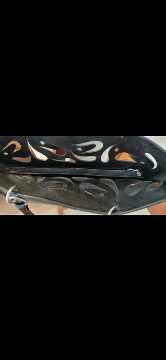 Mala em pele nova. Muito bonita.