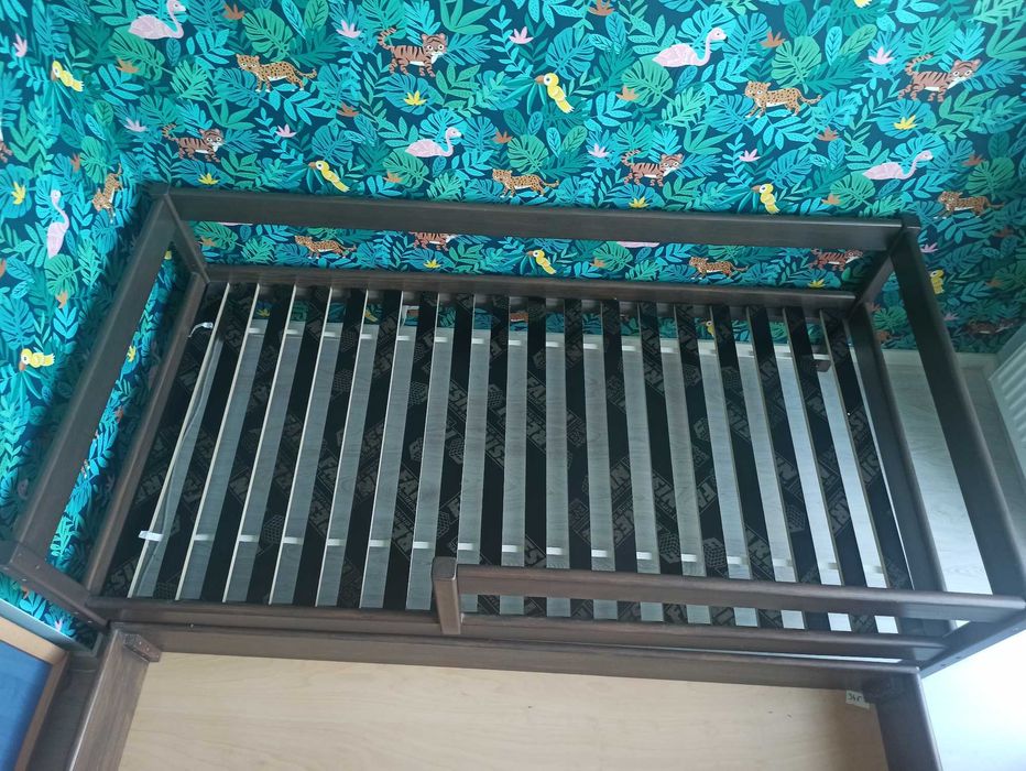 Łóżko 180x90 + pojemnik na kółkach + stelaż + materac