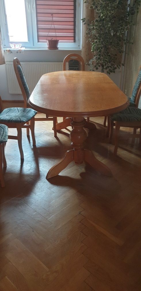Stół drewniany 200x90, po rozłożeniu 280x90, 8 krzeseł w komplecie