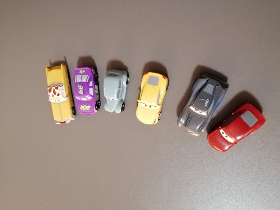 6 autek z filmu zygzak McQueen