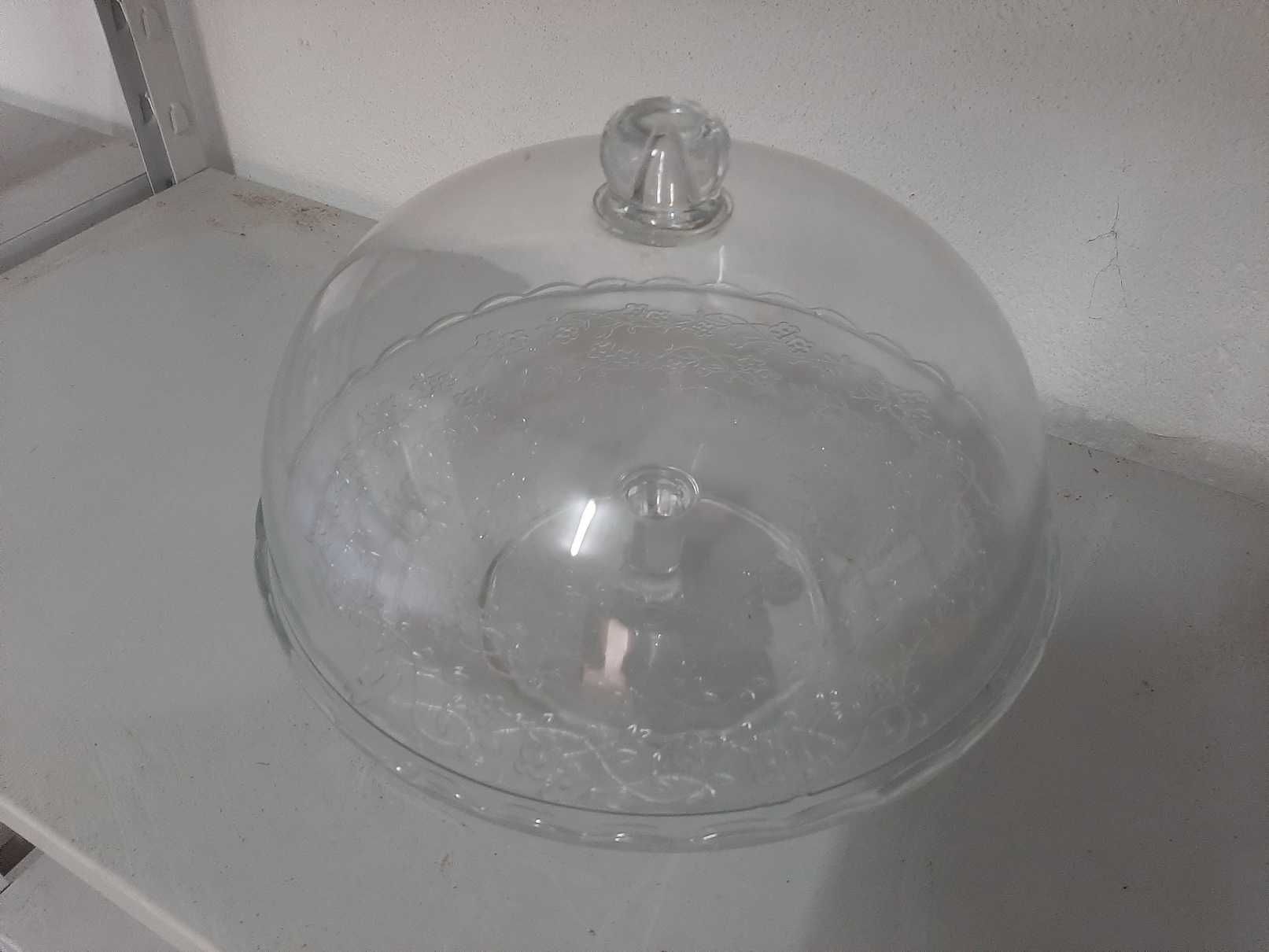 Taça para bolos em vidro com cobertura
