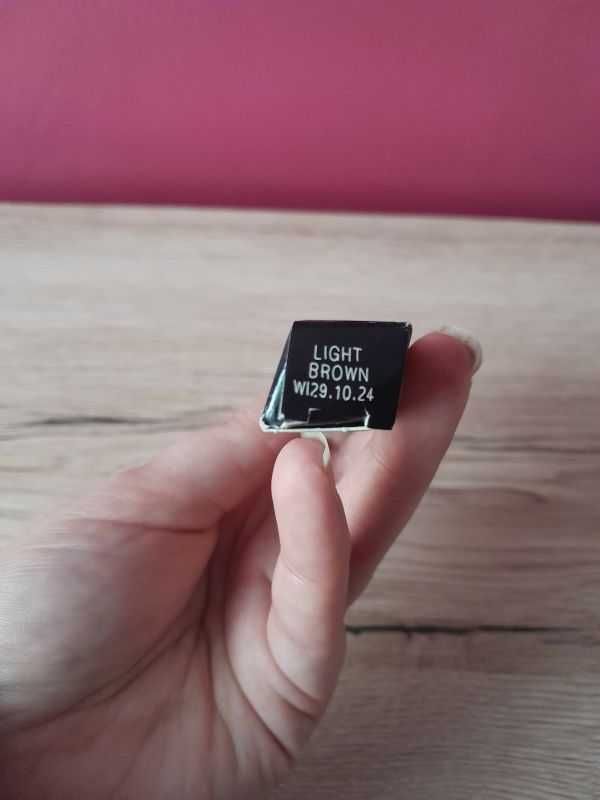 Kredka do brwi Avon Micro Fine 0,13g Light Brown.