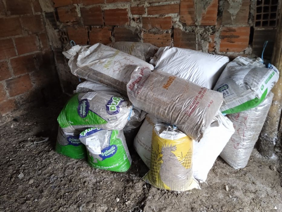 Saca de estrume ou de lenha entre 15kg a 20kg