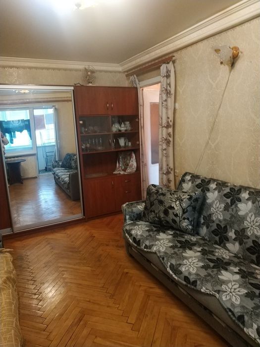 Продаётся 2х комнатная квартира ст.метро Дарница