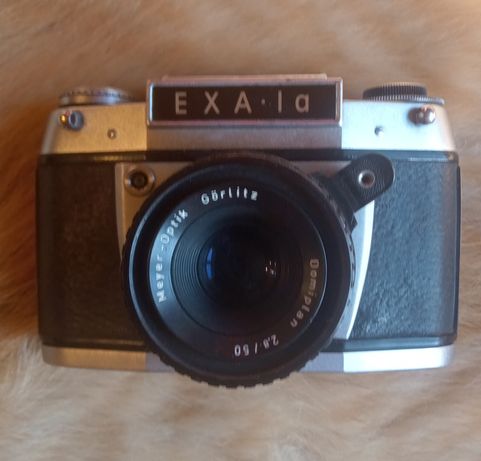 Zabytkowy aparat fotograficzny EXA 1a