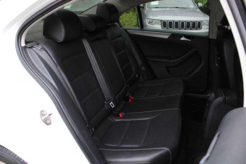 Volkswagen Jetta      2018