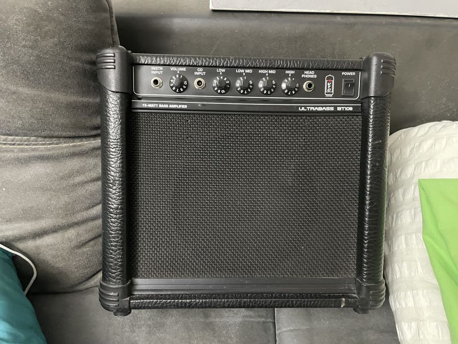 Комбик Басовый 15 вт Behringer