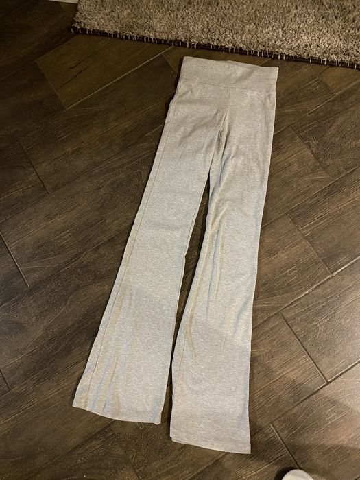 Сірі кльошні штани бершка