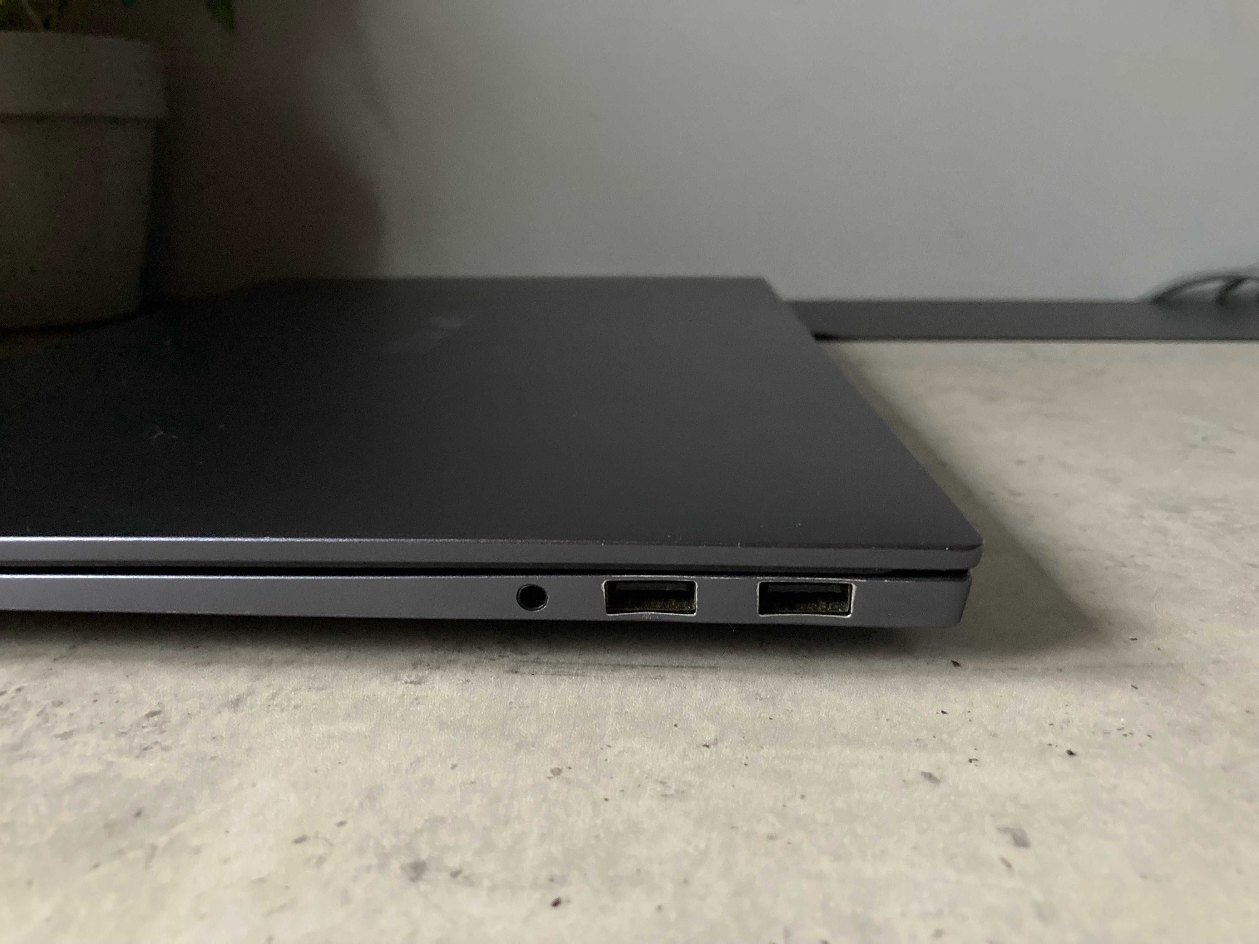 Huawei MateBook D16 ryzen 5 4600h/16 GB ram/512 ssd