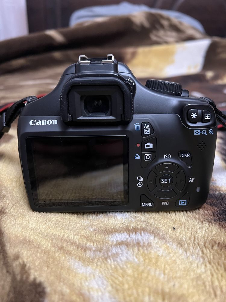 Canon 1100D в ідеальному стані