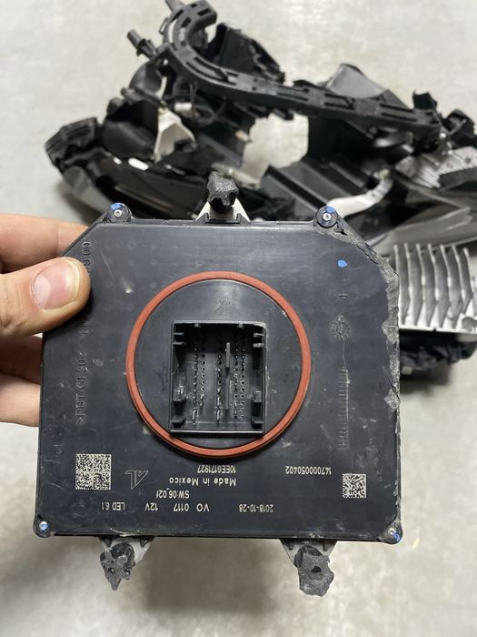 Фара передня (внутрянка) LH Jeep Cherokee kl 19-