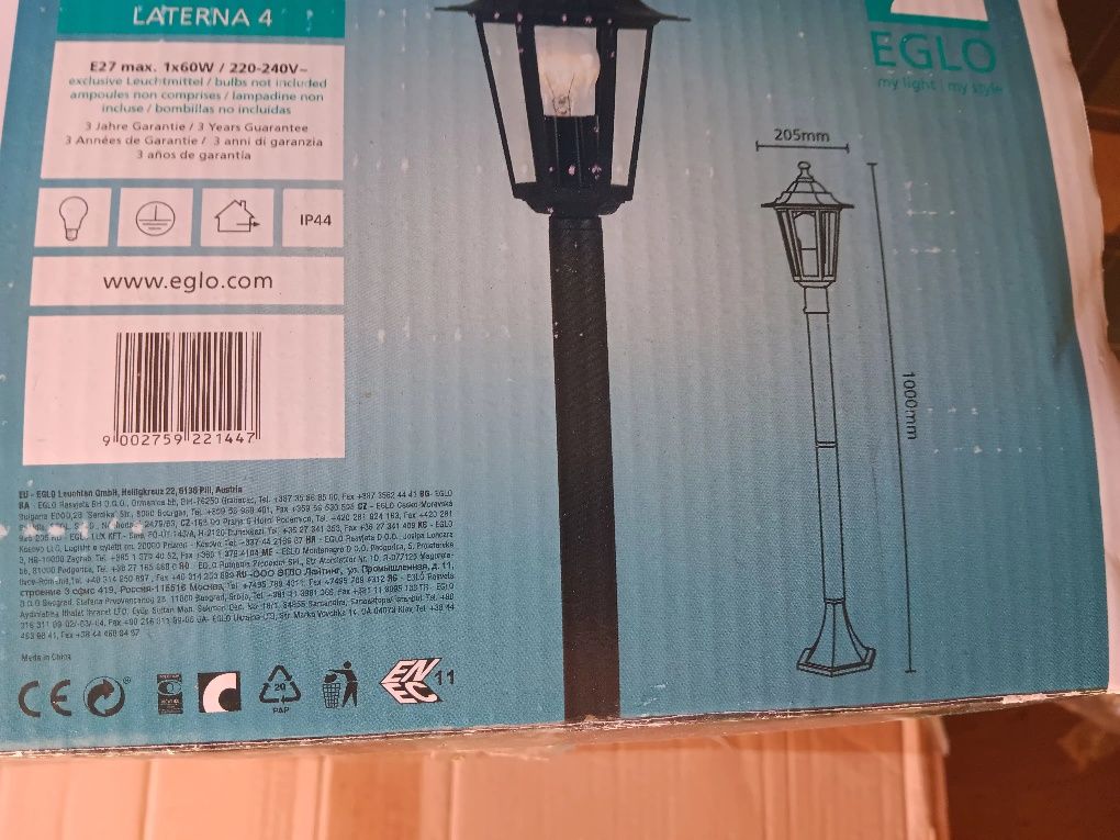 2 nowe lampy zewnętrzne, stojące.