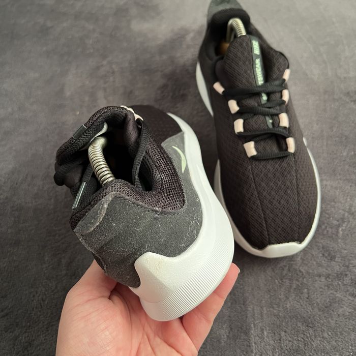Жіночі кросівки Nike sportwear. P. 37,5.