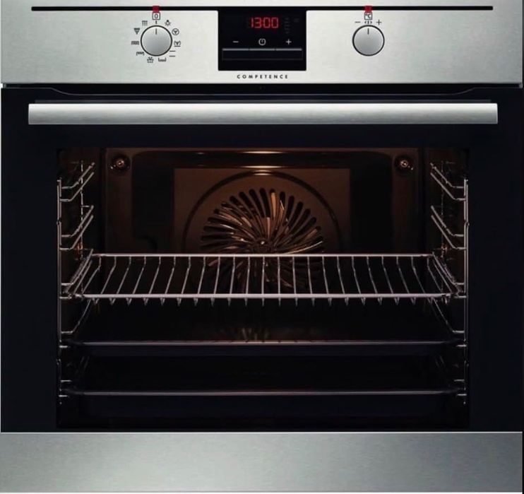 AEG Forno Pirolítico Eléctrico de encaixar Alta Gama -de 1/2 preço