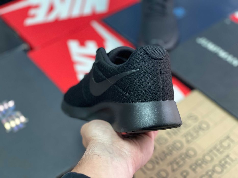 Женские кроссовки Nike Tanjun ОРИГИНАЛ 812655-002