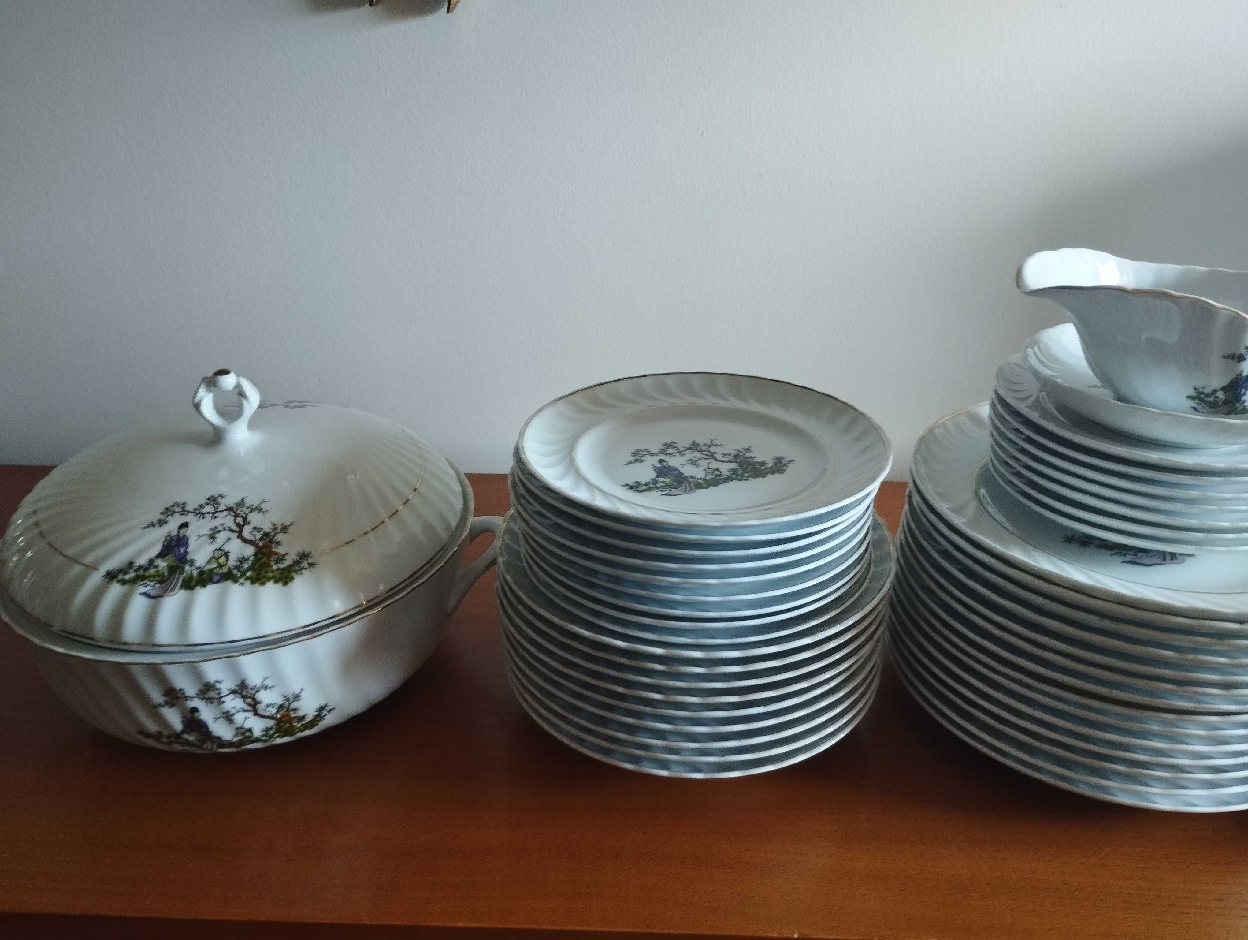 Serviço de sala jantar, Loiça