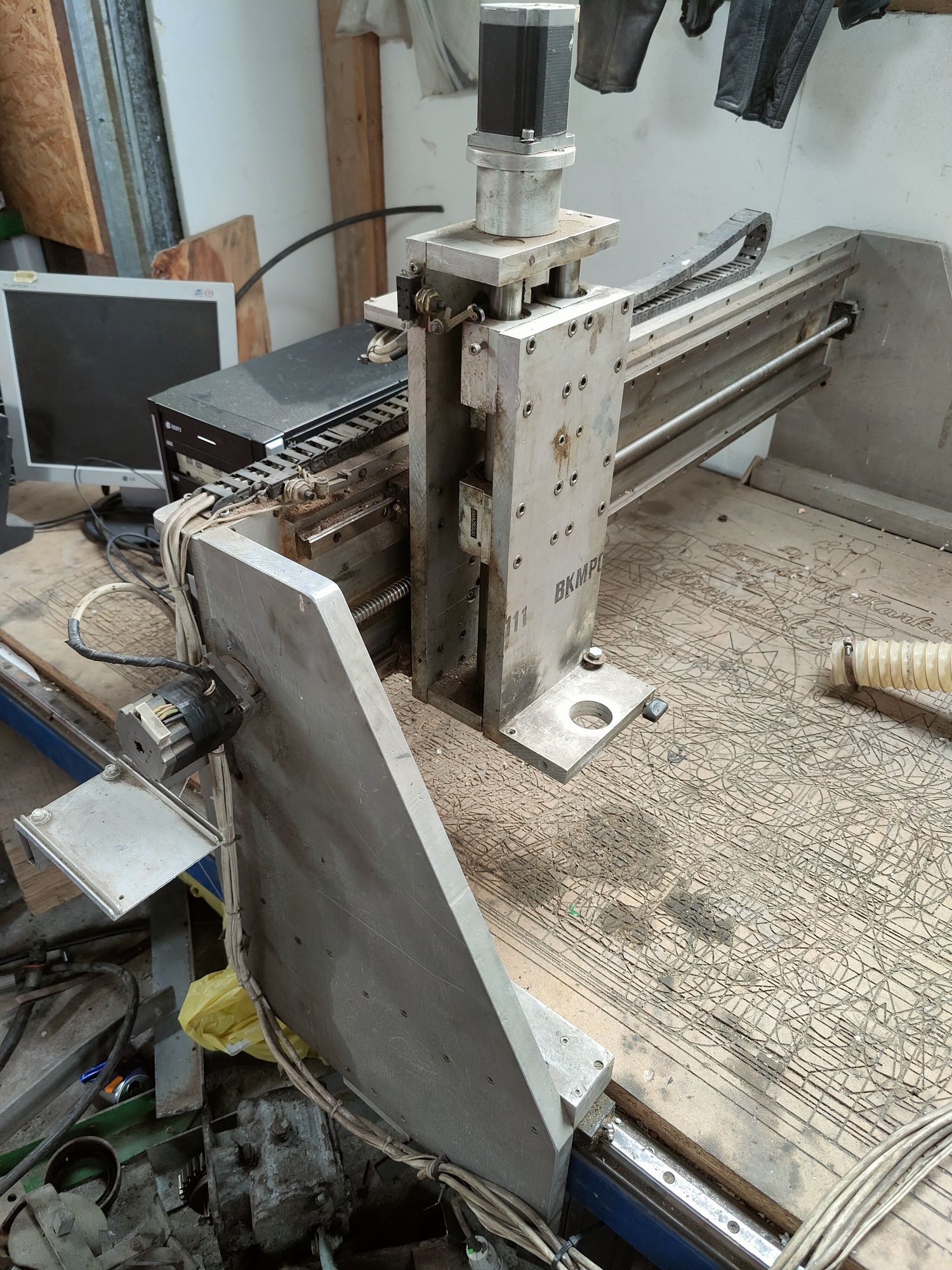 Frezarka CNC stół odciąg trocin