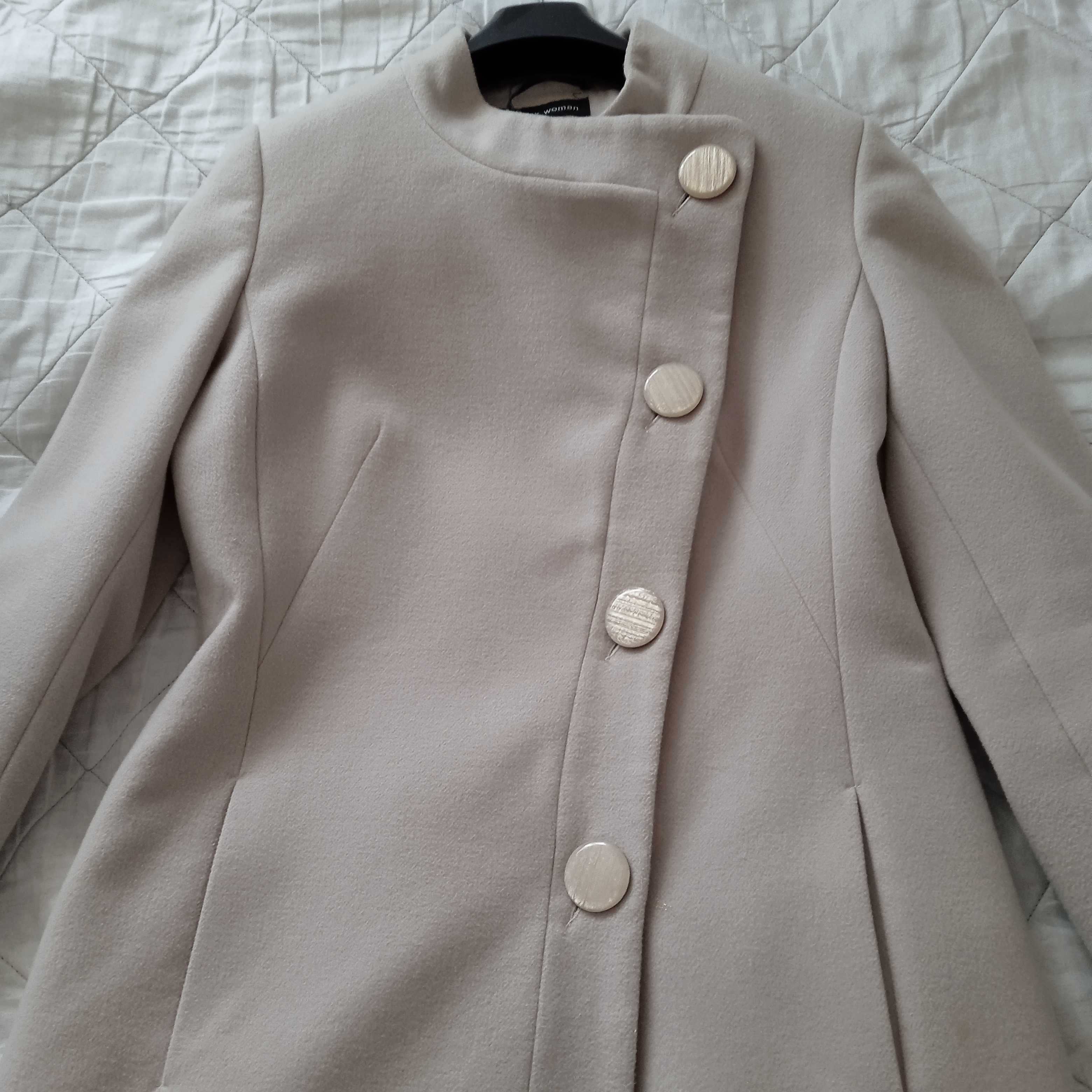 Elegancki płaszcz wiosenny damski rozmiar 36