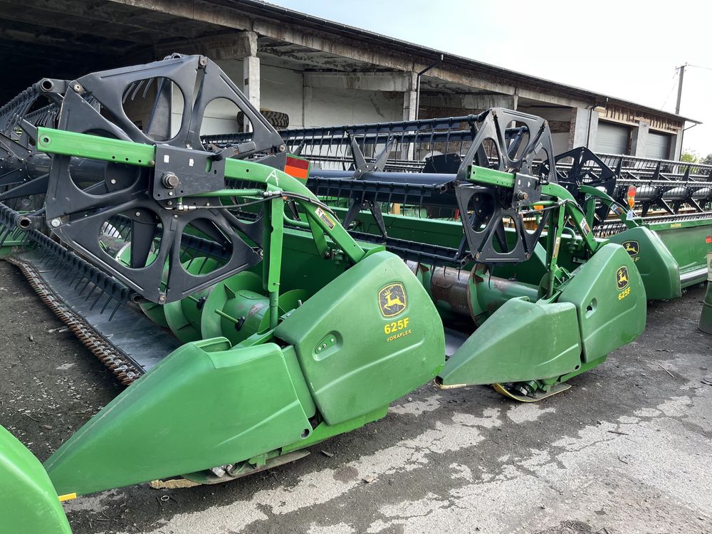 Жатка John Deere 625F 7.6м.