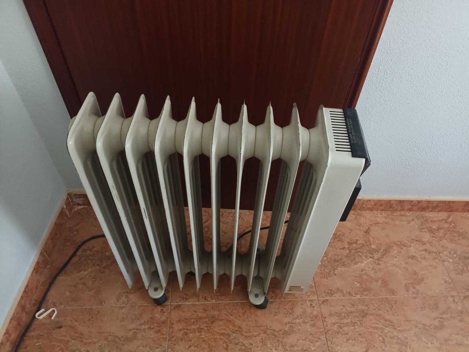 Aquecedor a gás 4000W + aquecedor a óleo (ambos a funcionar)