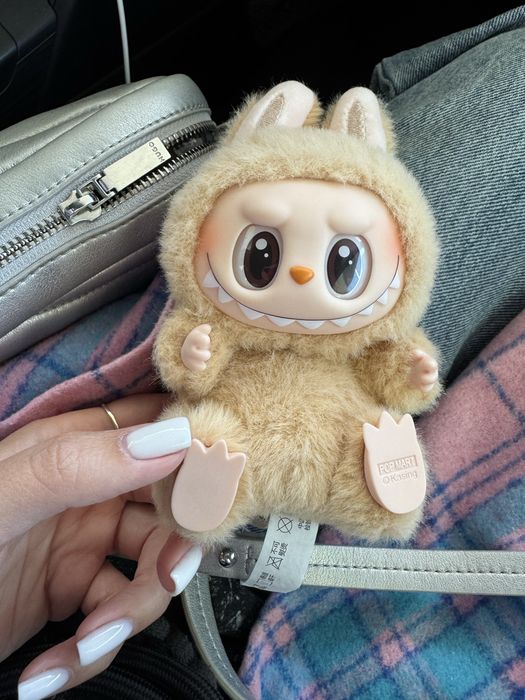 Лабубу оригінал запаковані нові 2 серія (сезон) Labubu Have a seat