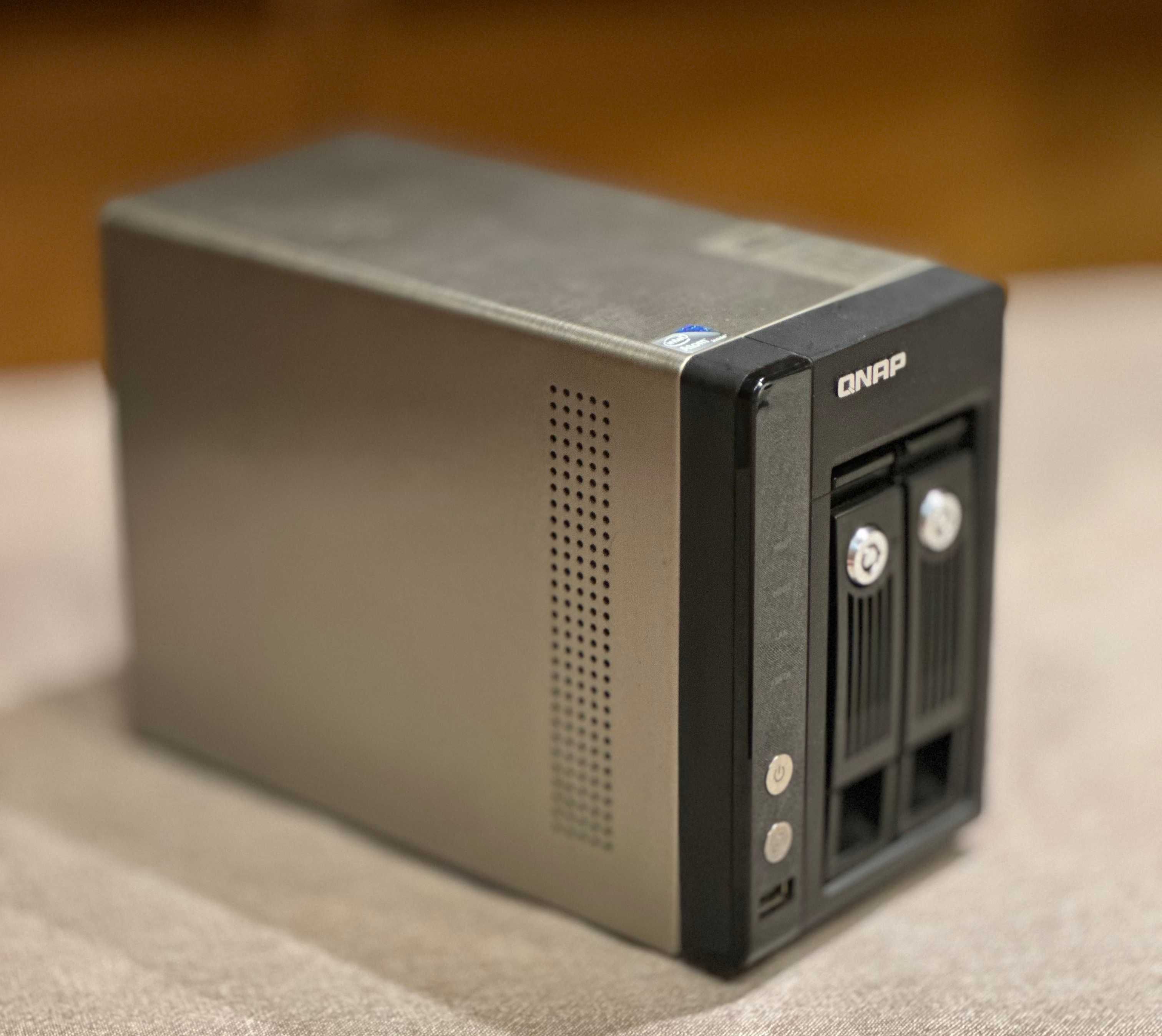 NAS QNAP TS-259 Pro+ z dyskami 2 x 2TB