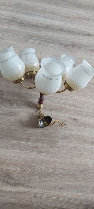 Żyrandol z przełomu lat 80 i 90 PRL