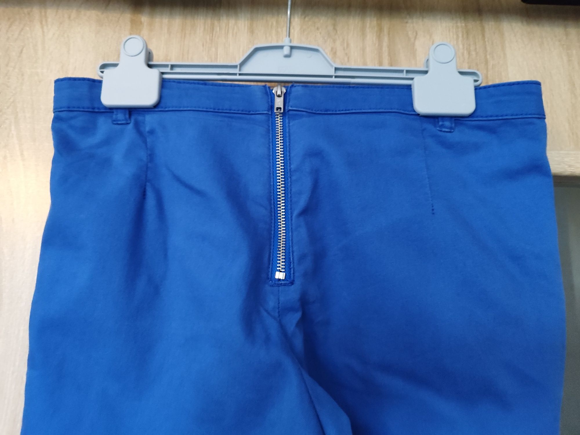 Niebieskie spodnie rurki H&M rozm.40