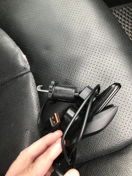 Автотримач з бездротовою зарядкою