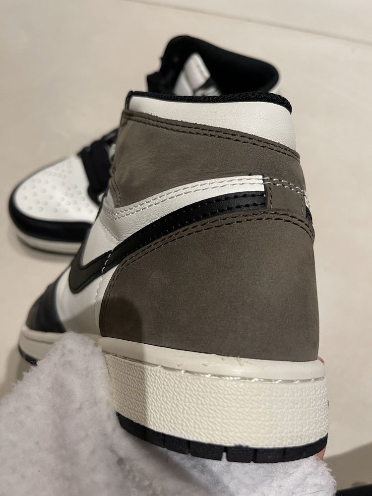 Air Jordan 1 Retro High Dark Mocha