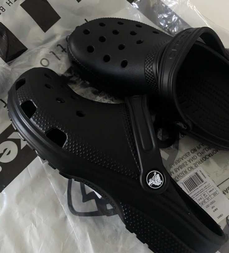 Шльопанці крокси чорні Crocs Classic