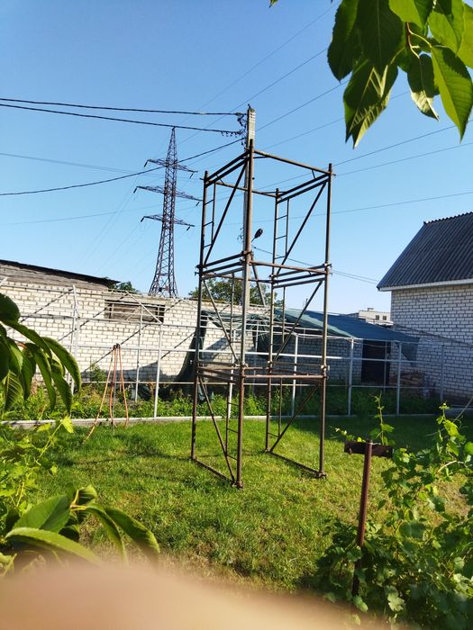 Риштування, будівельні ліса, вишка тура