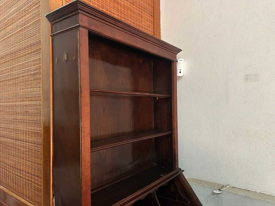 Movel madeira castanho dou com urgentemente