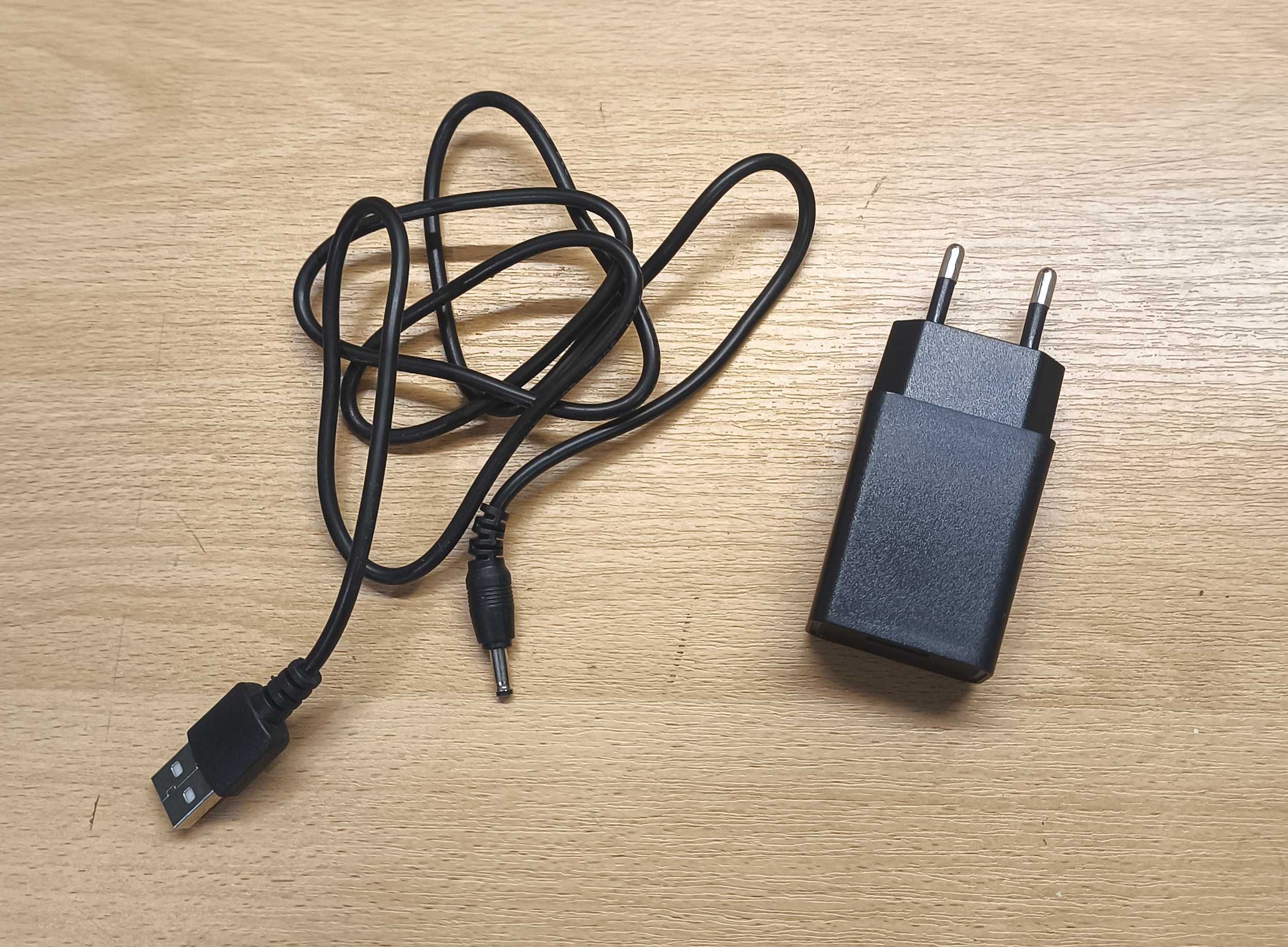 TAKRINK Budzik z projektorem radiobudzik port USB do ładowania [2344]