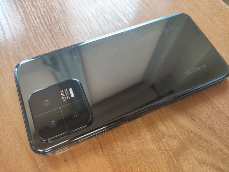 Xiaomi 13 flagowiec ze świetnym aparatem Leica + nowe etui