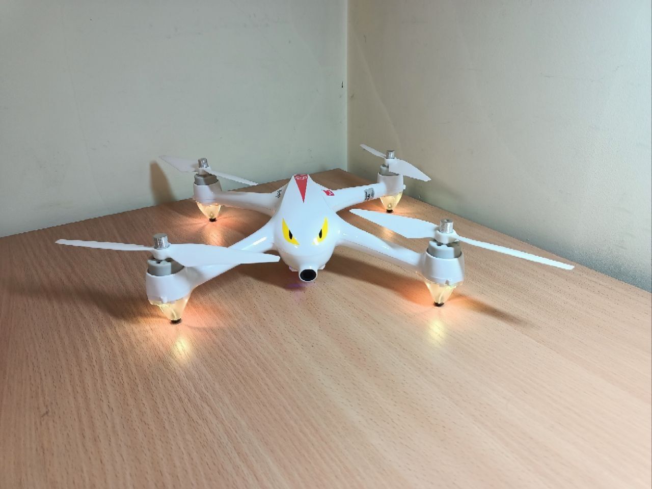 Дрон "mjx bugs-2"