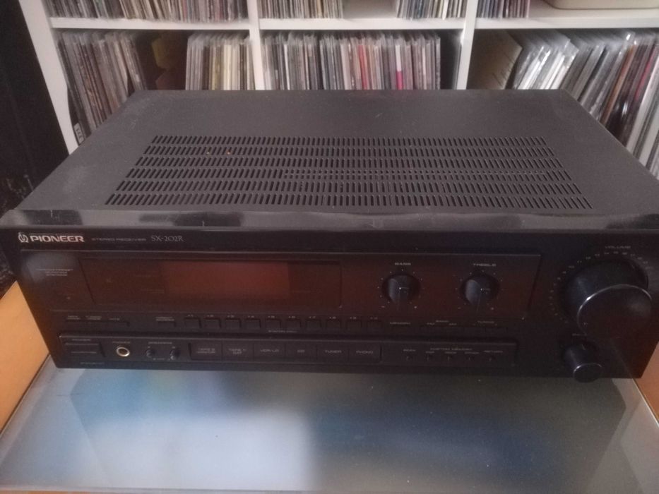 Aparelhagem Pioneer (gira discos e amp) + colunas Sanyo oferta