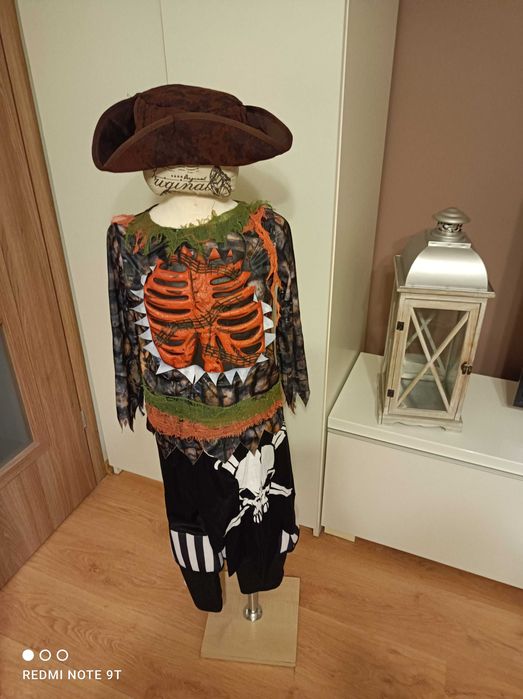 Strój karnawałowy PIRAT PIRATA przebranie halloween 122/128 (26)