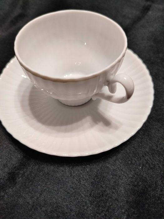 Filiżanka z podstawką biała porcelana do herbaty