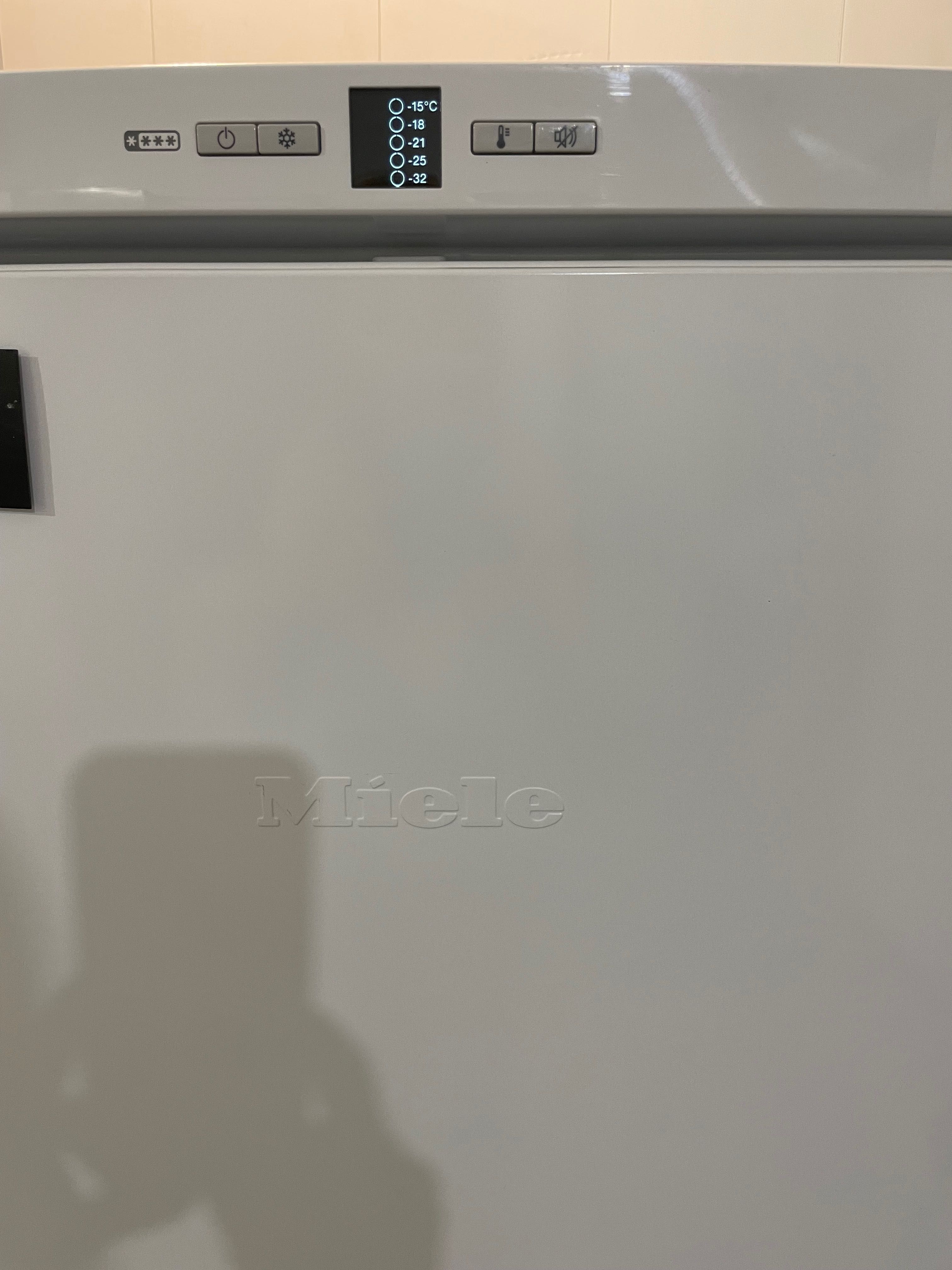 Морозильна камера Miele FN24062 we Німеччина 6 ящ. маг Технодом достав