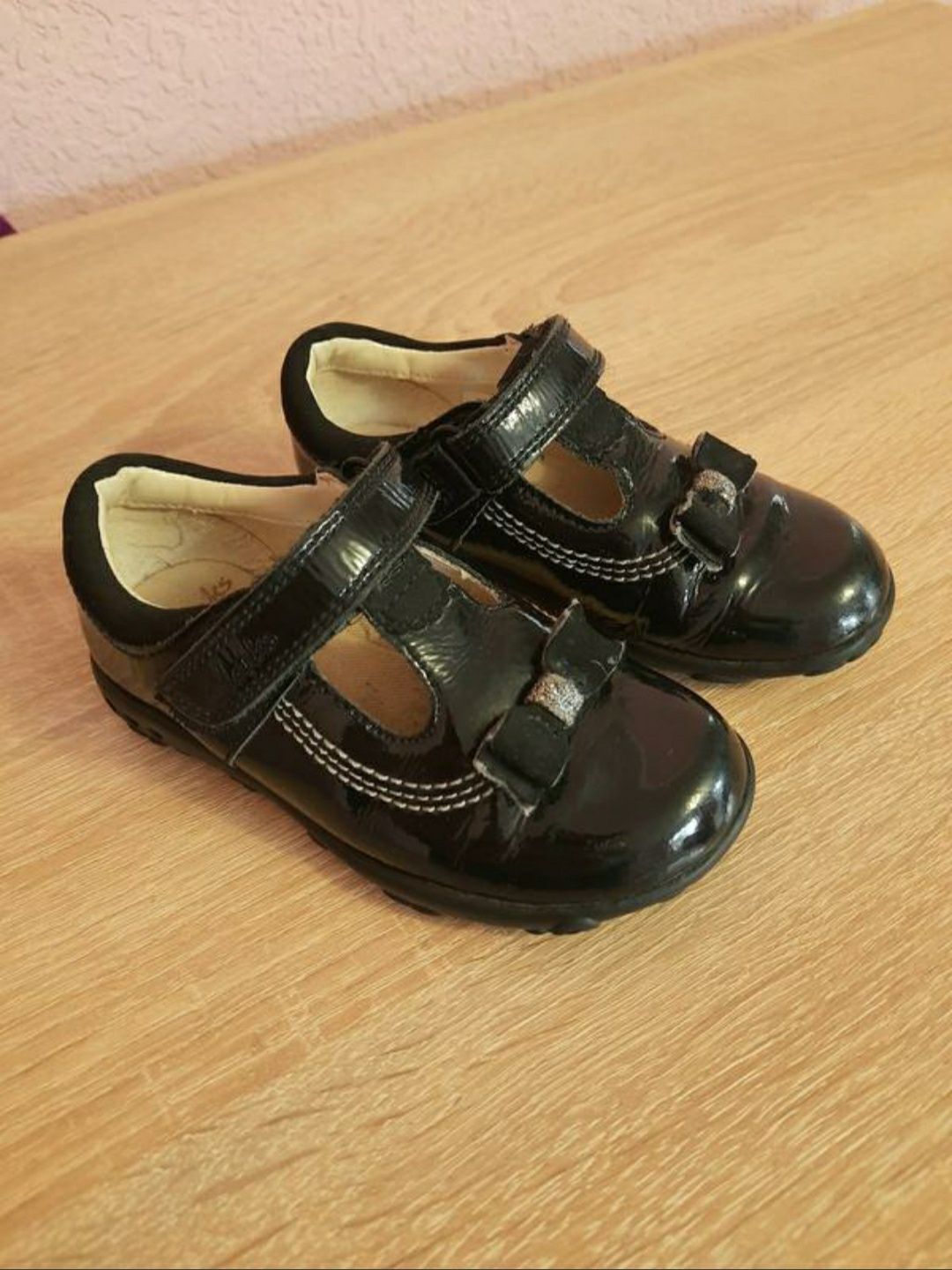 Шкіряні туфлі на дівчинку clarks, туфельки, розмір 21