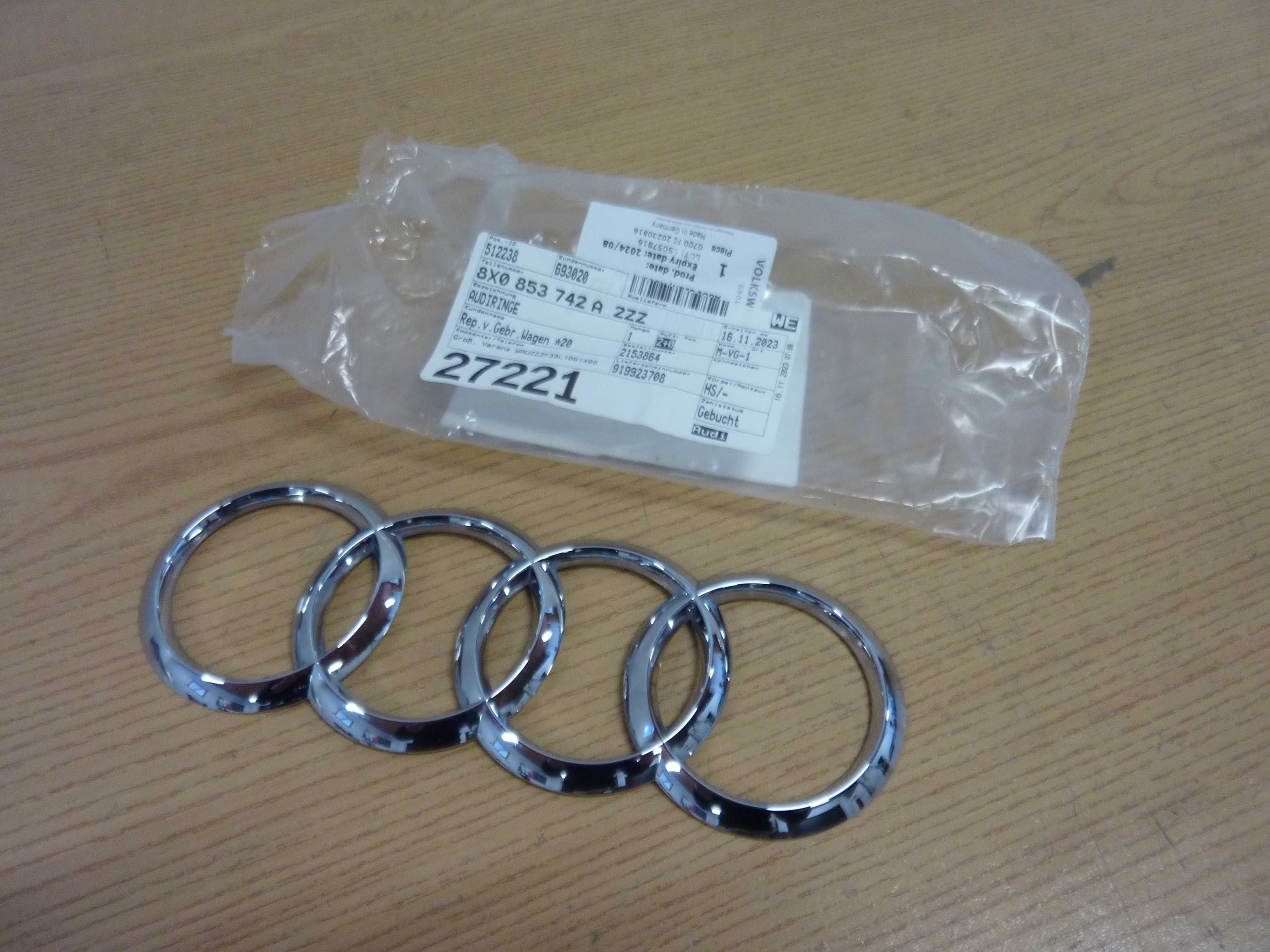 AUDI A1 8X logo znaczek emblemat TYŁ 8X0.853742A nowy oryginał