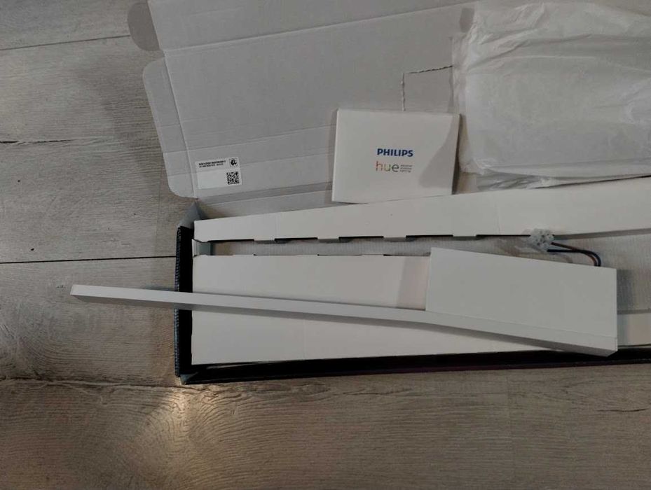 Kinkiet Lampa ścienna  Philips Hue biały zintegrowane źródło LED 12,2W
