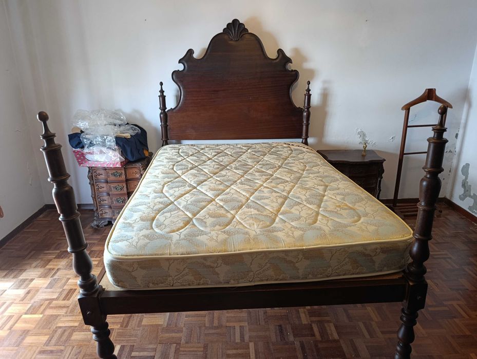 Cama de casal - clássica