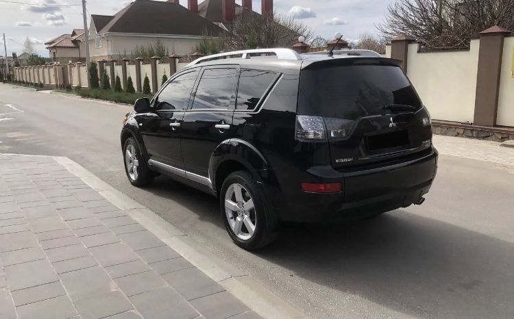 Продам Mitsubishi Outlander XL