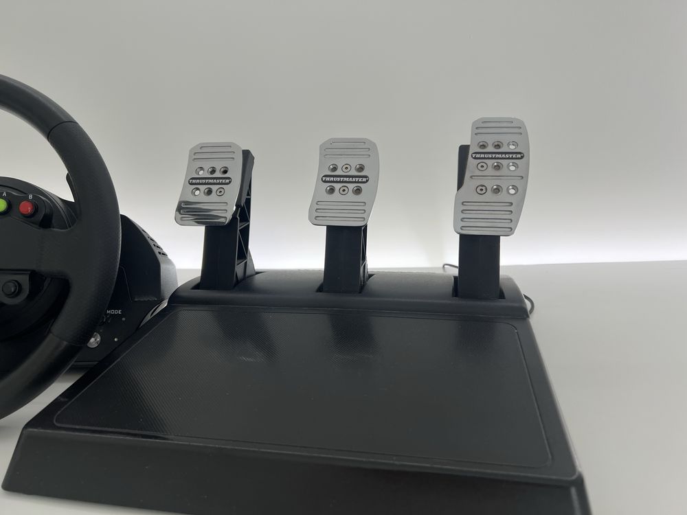 Kierownica Thrustmaster TMX PRO + Pedały T3PA Simracing