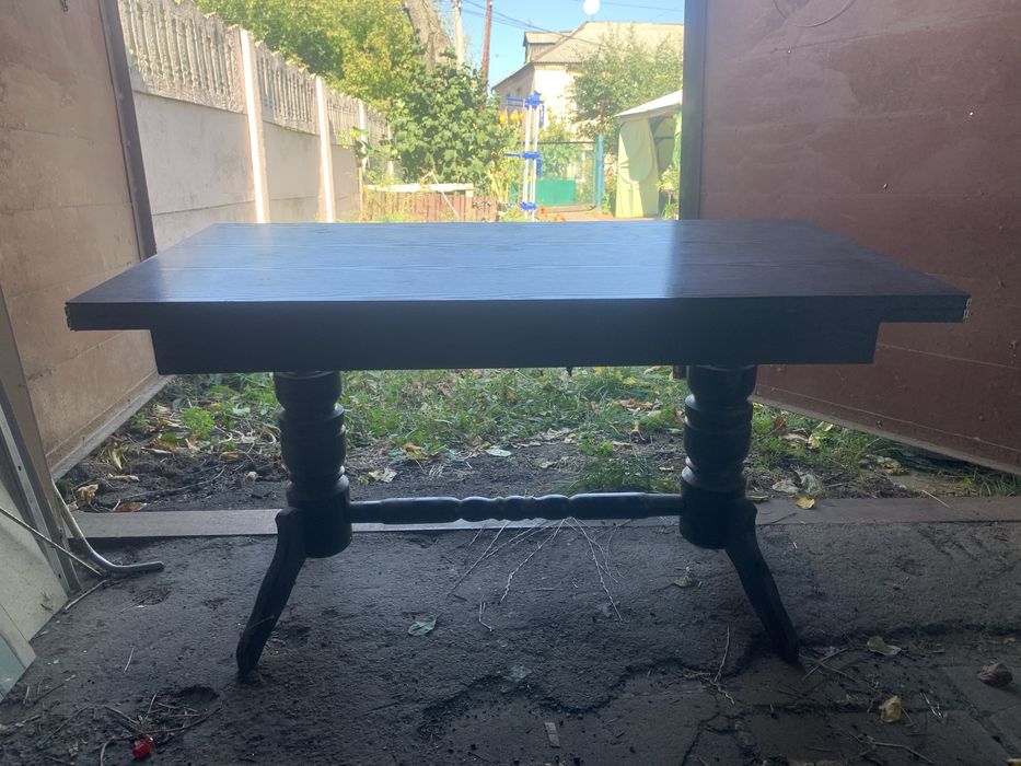 Продаю гарний стіл